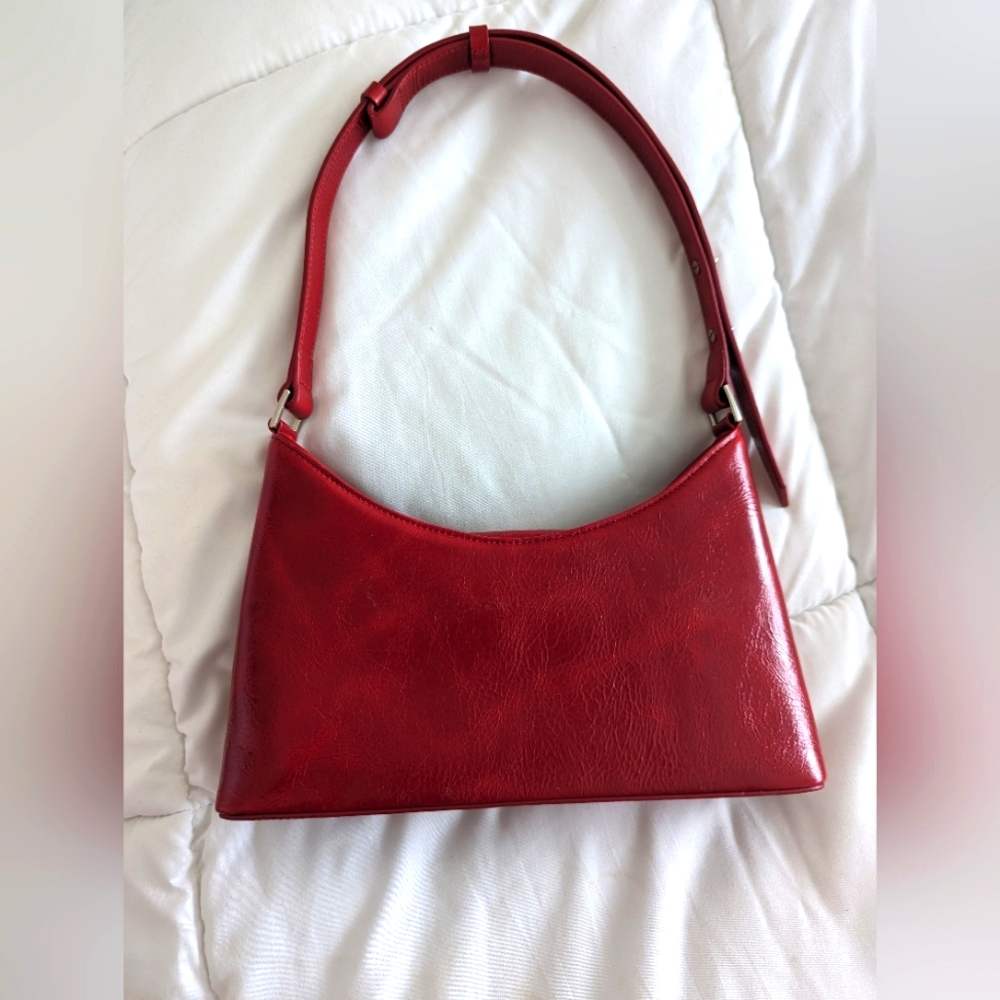 Hyethe red leather small shoulder bag
